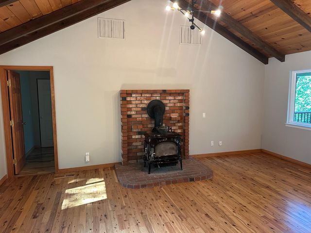 5570 Five Spot Rd, Pollock Pines, CA 95726
