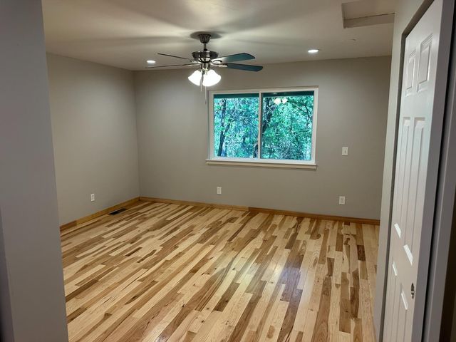5570 Five Spot Rd, Pollock Pines, CA 95726
