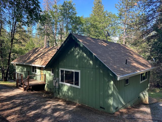 5570 Five Spot Rd, Pollock Pines, CA 95726