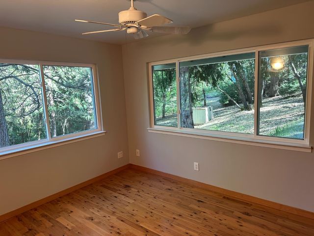 5570 Five Spot Rd, Pollock Pines, CA 95726