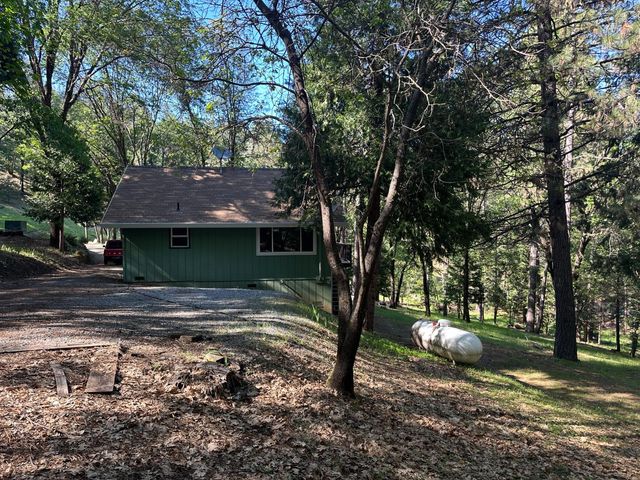 5570 Five Spot Rd, Pollock Pines, CA 95726