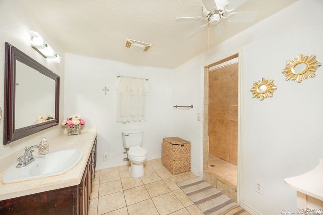 1849 County Road 340, Knippa, TX 78870