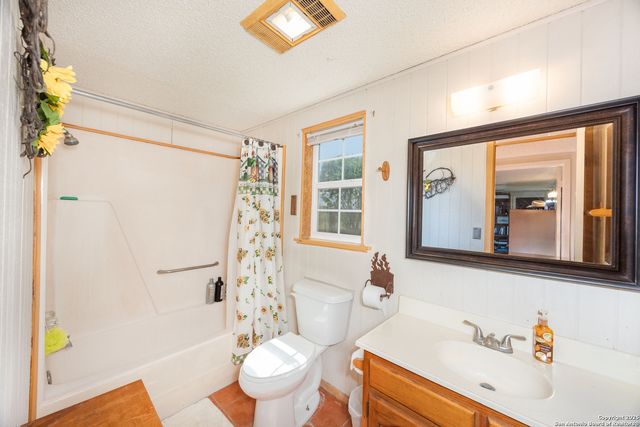 1849 County Road 340, Knippa, TX 78870