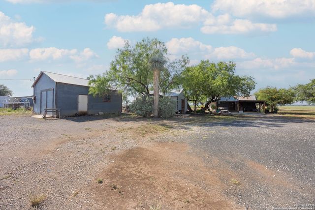 1849 County Road 340, Knippa, TX 78870