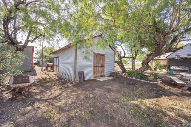 1849 County Road 340, Knippa, TX 78870