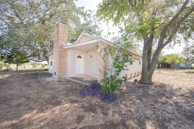 1849 County Road 340, Knippa, TX 78870