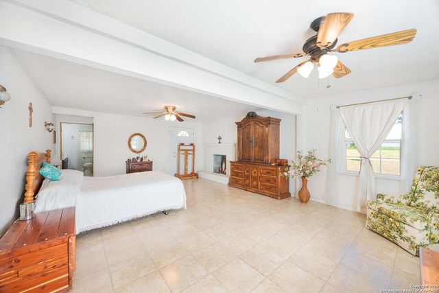 1849 County Road 340, Knippa, TX 78870