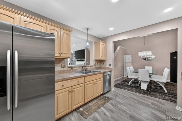 28746 Yarmouth Court, New Baltimore, MI 48047