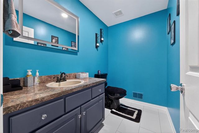 28746 Yarmouth Court, New Baltimore, MI 48047