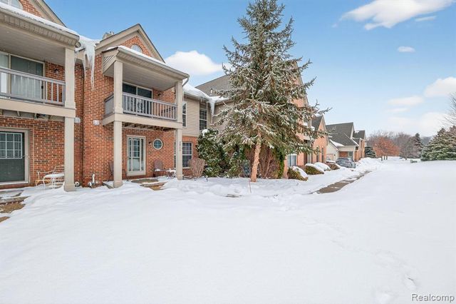 28746 Yarmouth Court, New Baltimore, MI 48047