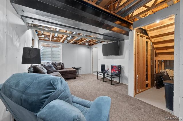 28746 Yarmouth Court, New Baltimore, MI 48047