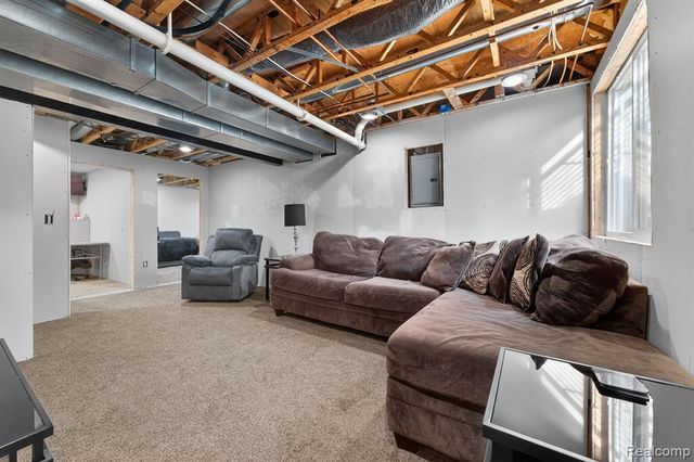 28746 Yarmouth Court, New Baltimore, MI 48047