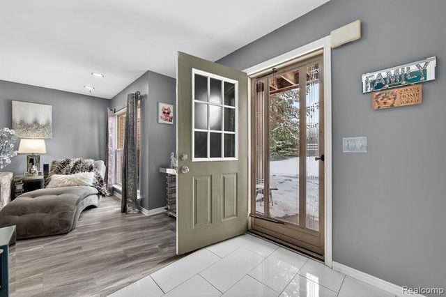 28746 Yarmouth Court, New Baltimore, MI 48047