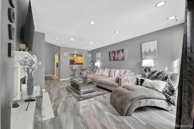 28746 Yarmouth Court, New Baltimore, MI 48047