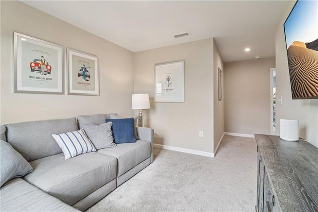 6643 Red Oak Way, Stone Mountain, GA 30087