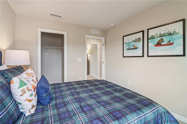 6643 Red Oak Way, Stone Mountain, GA 30087