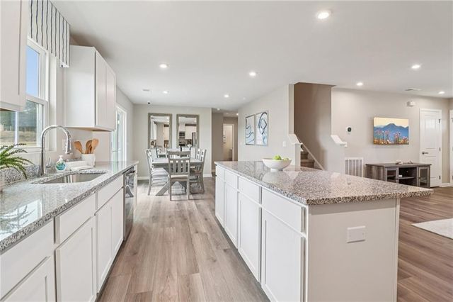 6643 Red Oak Way, Stone Mountain, GA 30087