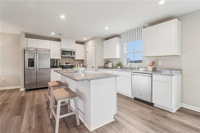 6643 Red Oak Way, Stone Mountain, GA 30087