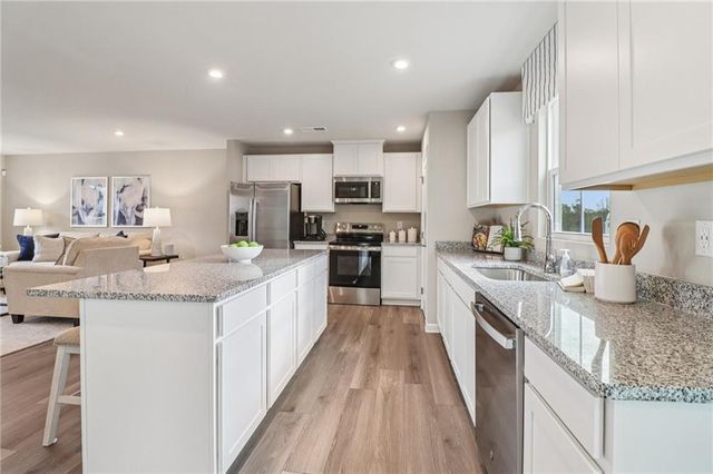 6643 Red Oak Way, Stone Mountain, GA 30087