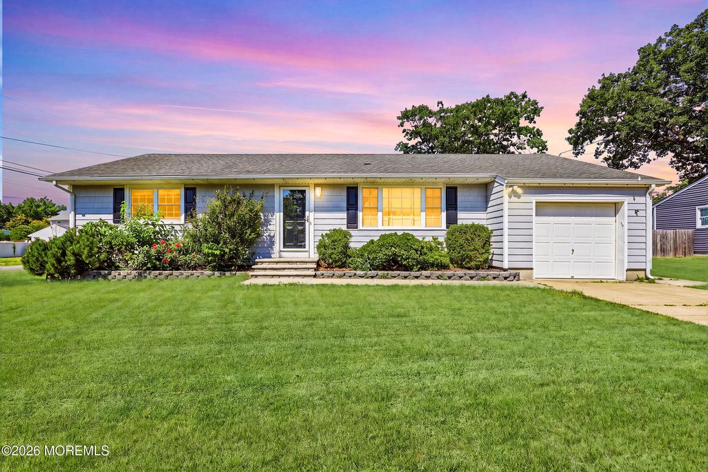 501 Burnside Street, Toms River, NJ 08757