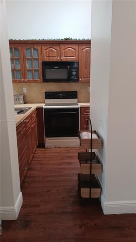 13915 SW 91st Ter 13915, Miami, FL 33186