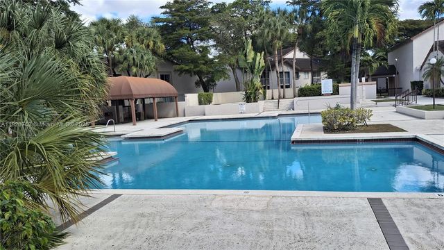 13915 SW 91st Ter 13915, Miami, FL 33186