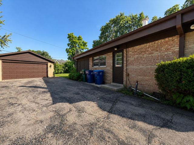406 SUNSET Drive, Wilmette, IL 60091