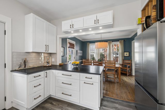 2216 Forestview Road, Evanston, IL 60201