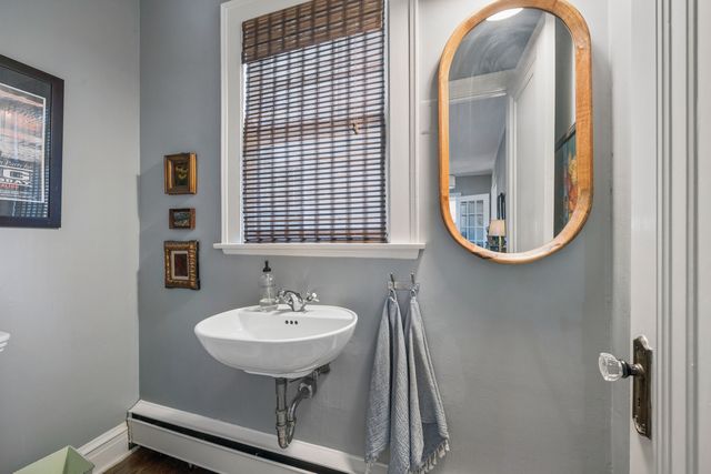 2216 Forestview Road, Evanston, IL 60201