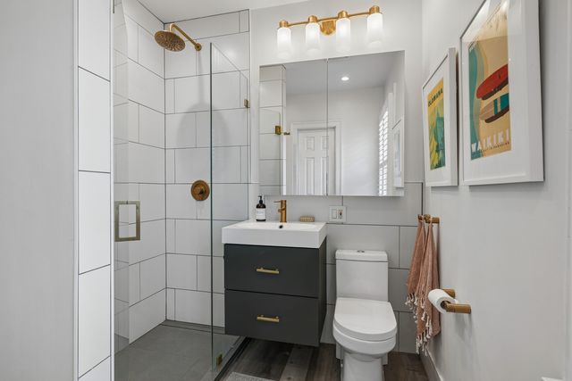 2216 Forestview Road, Evanston, IL 60201