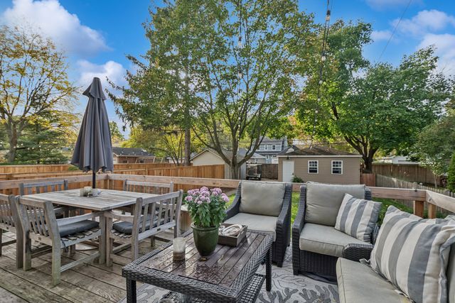 2216 Forestview Road, Evanston, IL 60201