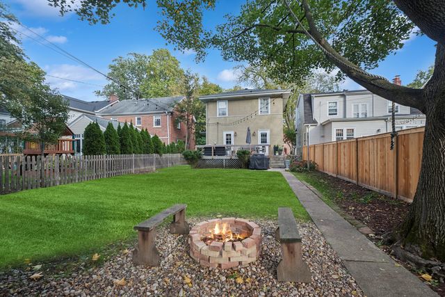 2216 Forestview Road, Evanston, IL 60201