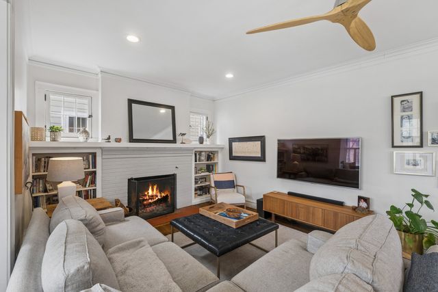 2216 Forestview Road, Evanston, IL 60201