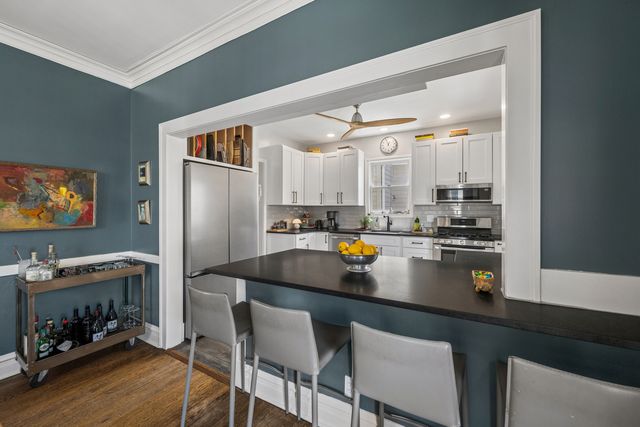 2216 Forestview Road, Evanston, IL 60201