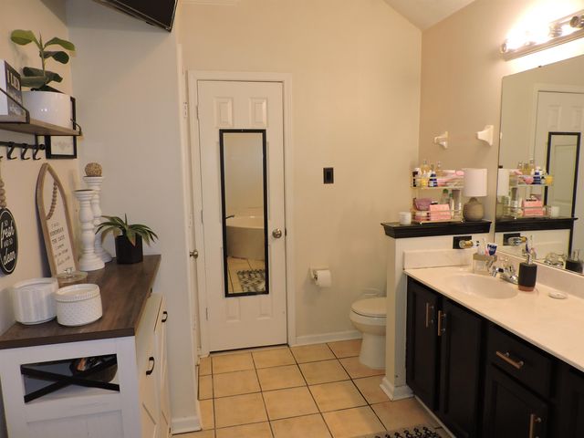 195 OAKLAND HILLS DR, Oakland, TN 38060