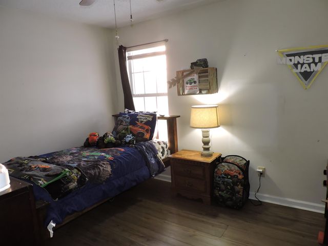 195 OAKLAND HILLS DR, Oakland, TN 38060