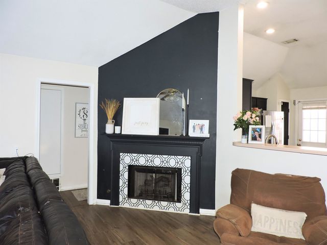 195 OAKLAND HILLS DR, Oakland, TN 38060