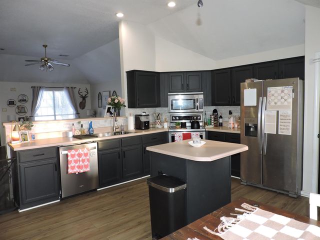 195 OAKLAND HILLS DR, Oakland, TN 38060