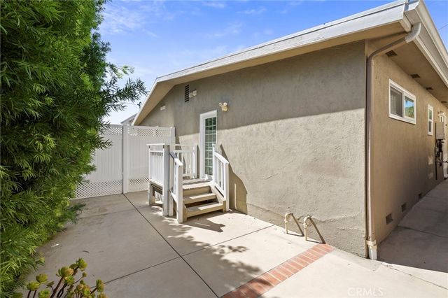 137 Cypress Dr, Laguna Beach, CA 92651