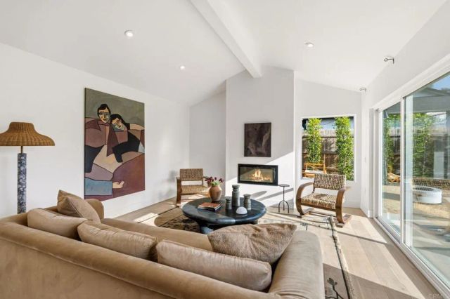 3740 Grecourt Way, Carlsbad, CA 92008