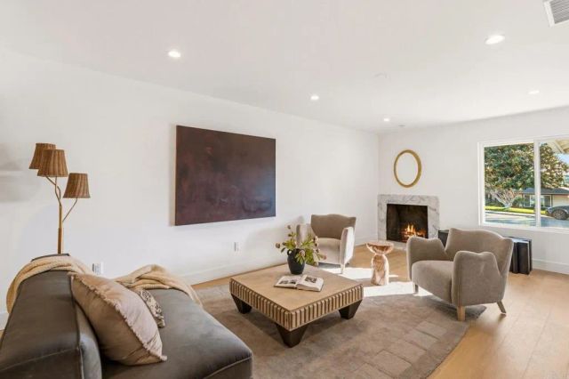 3740 Grecourt Way, Carlsbad, CA 92008