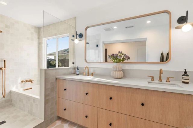 3740 Grecourt Way, Carlsbad, CA 92008