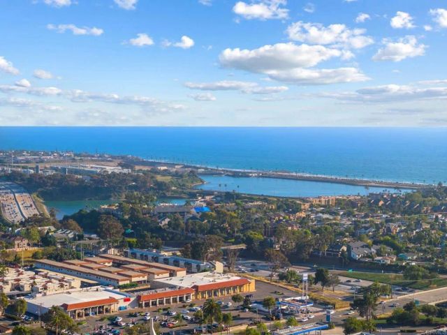 3740 Grecourt Way, Carlsbad, CA 92008