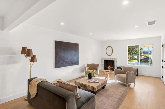 3740 Grecourt Way, Carlsbad, CA 92008