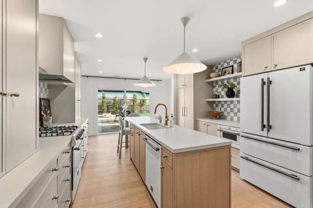 3740 Grecourt Way, Carlsbad, CA 92008