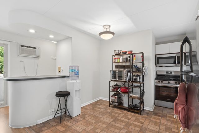 5330 Waterbury Drive 1603, Crestwood, IL 60418