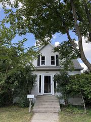 201 E Pleasant Street, Portage, WI 53901