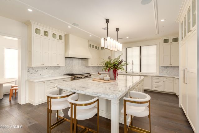 5843 E EXETER Boulevard, Phoenix, AZ 85018