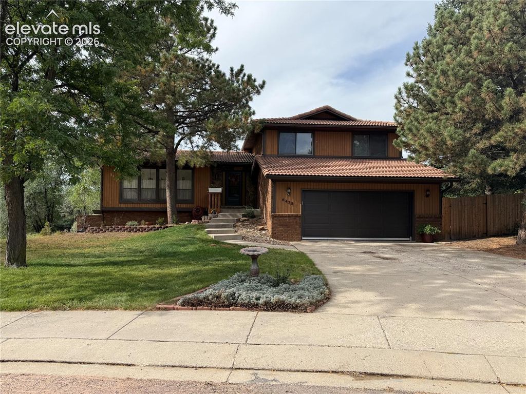 6438 Hawkeye Circle, Colorado Springs, CO 80919 — exterior