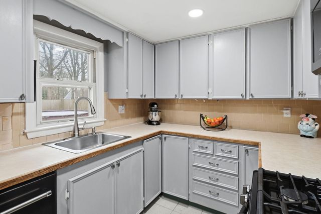 66 Arrowhead Drive, Hyannis, MA 02601